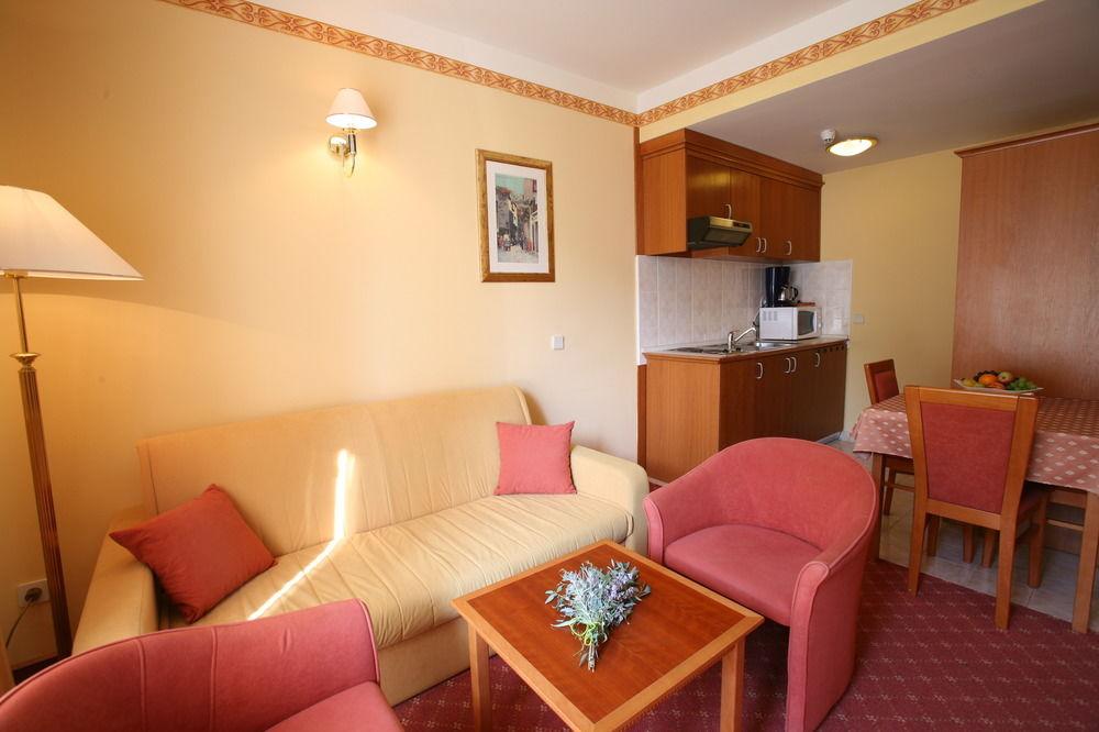 Valamar Villa Adria Башка Екстер'єр фото